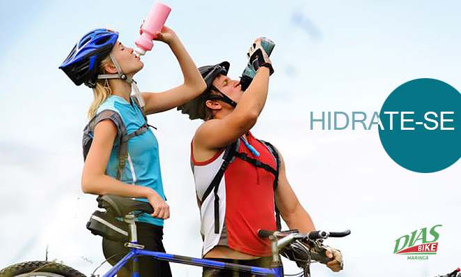 Se hidratar para pedalar