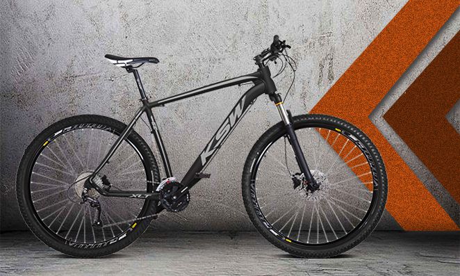 Bicicleta KSW em um barracão