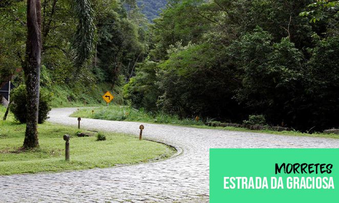 Rua de paralelepípedos