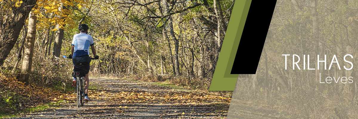 Ciclista em uma trilha iniciante