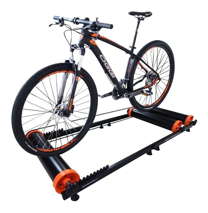 09 indoor rolo de treinamento bicicleta em cima de um rolo de treinamento de ciclismo